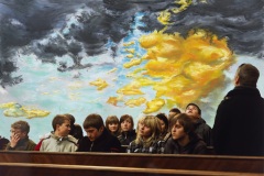 Himmeln!, 2010/2021,
120x160 cm, Pastell/Ausstellungsfotografie der Wiener Karlskirche.
